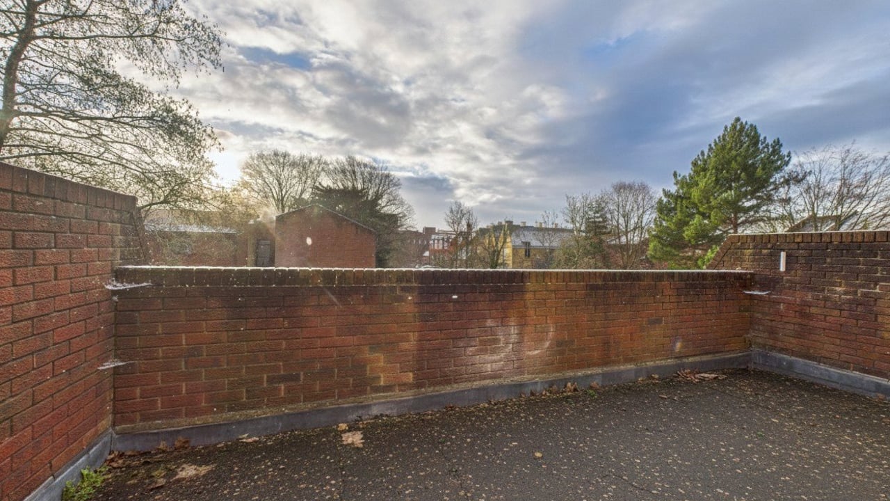 Picture No. 07 - Bailey Close, Maidenhead