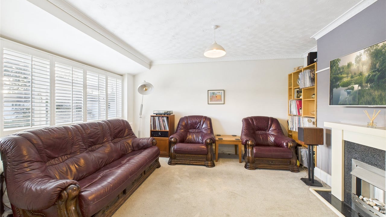 Picture No. 17 - Covey Close, Farnborough