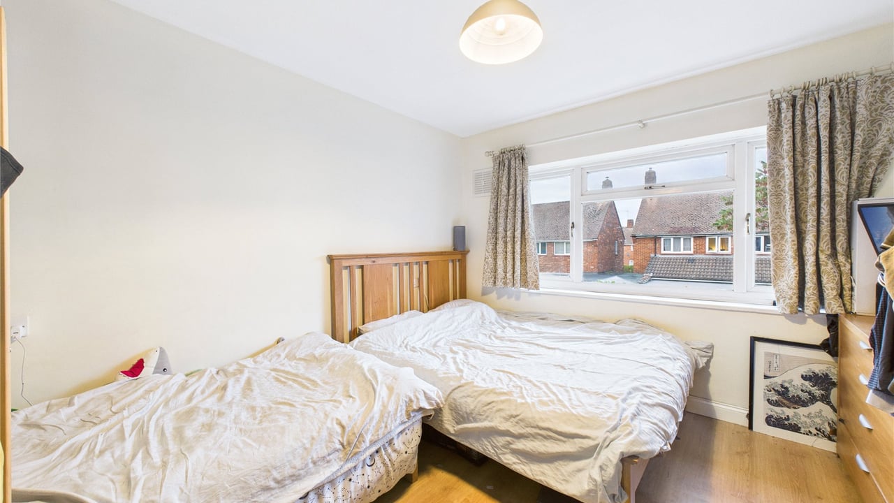 Picture No. 27 - Covey Close, Farnborough