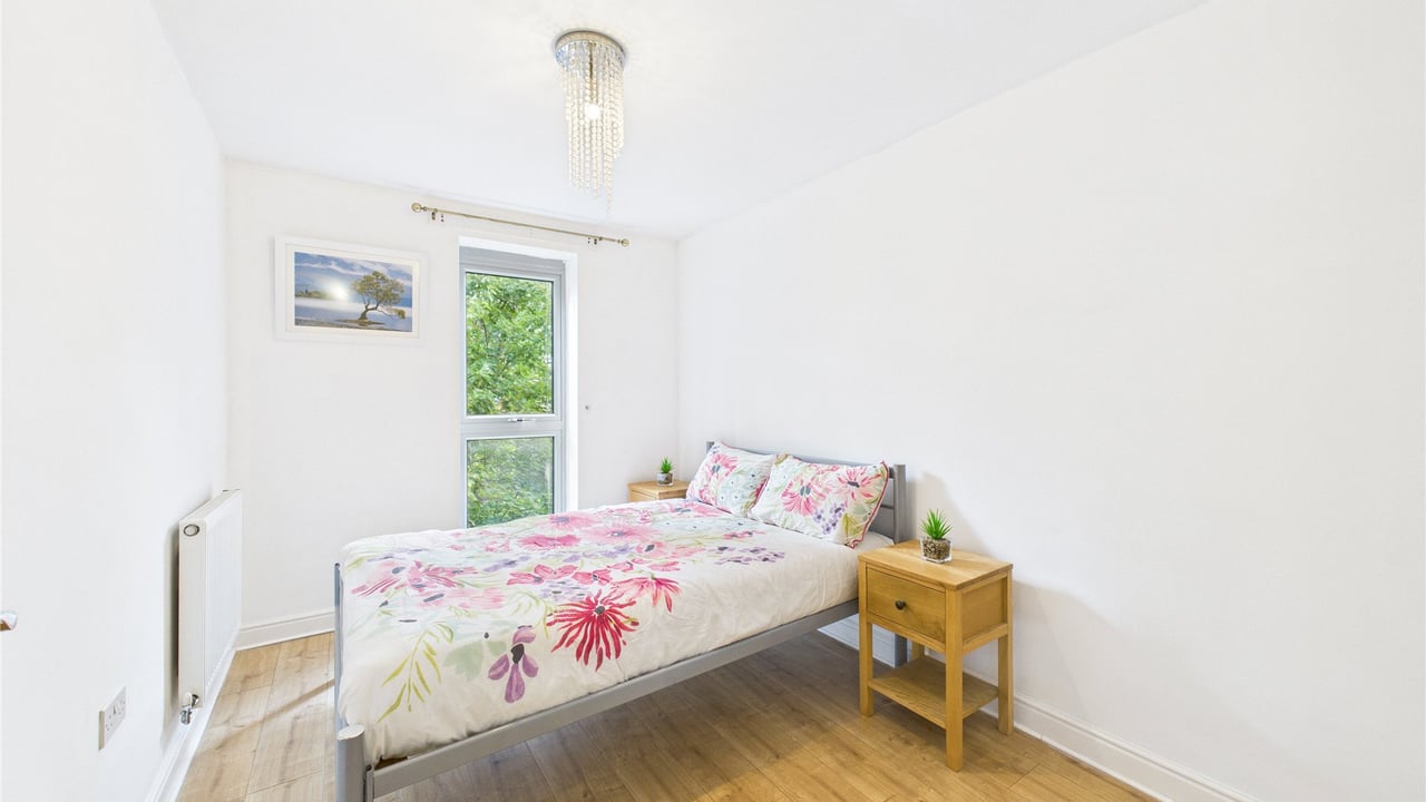 Picture No. 22 - Calloway House, Farnborough