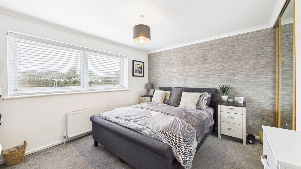 Picture No. 16 - Brookhouse Road, Farnborough