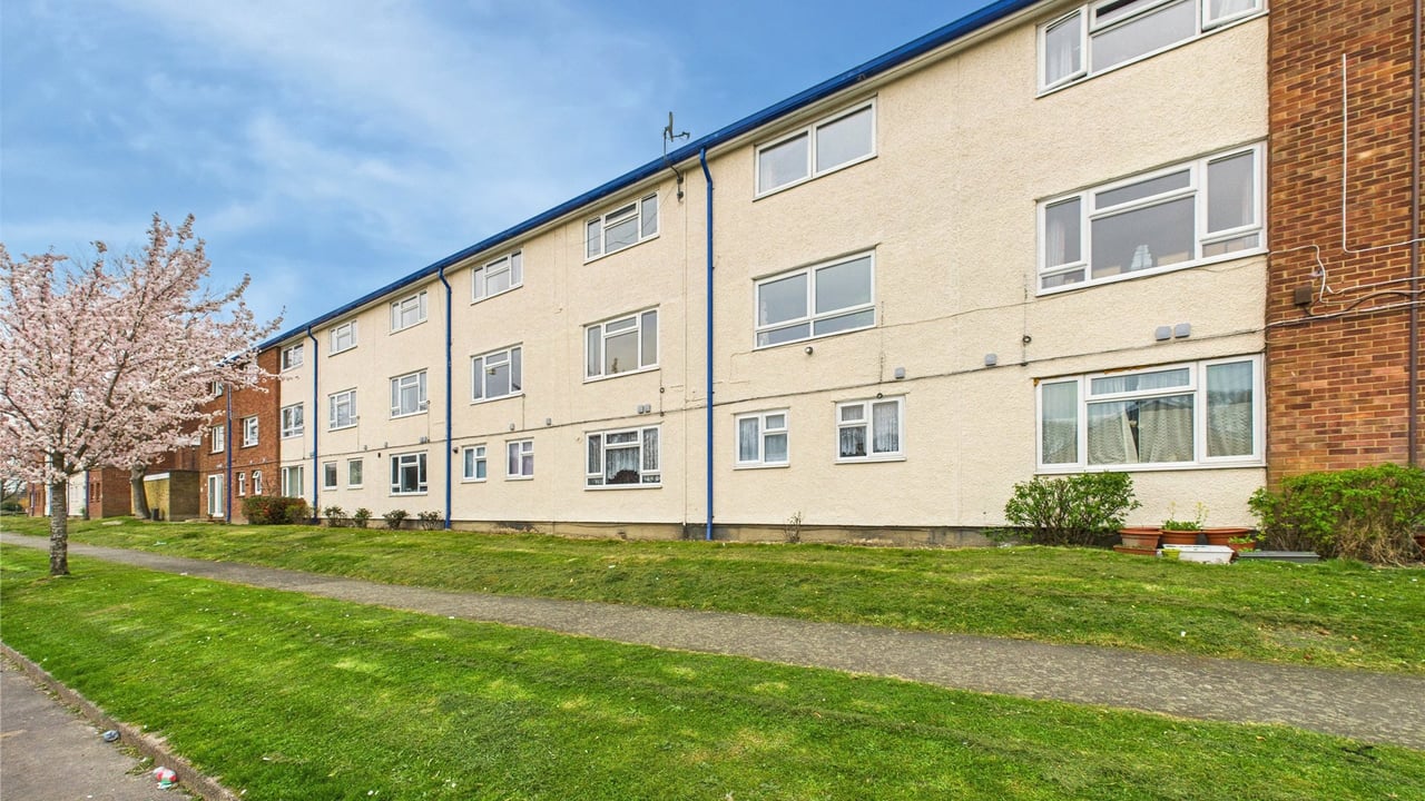 Picture No. 26 - Brookhouse Road, Farnborough