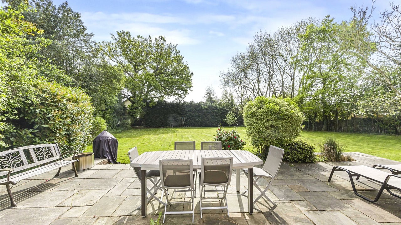 Picture No. 31 - Oakside Way, Reading