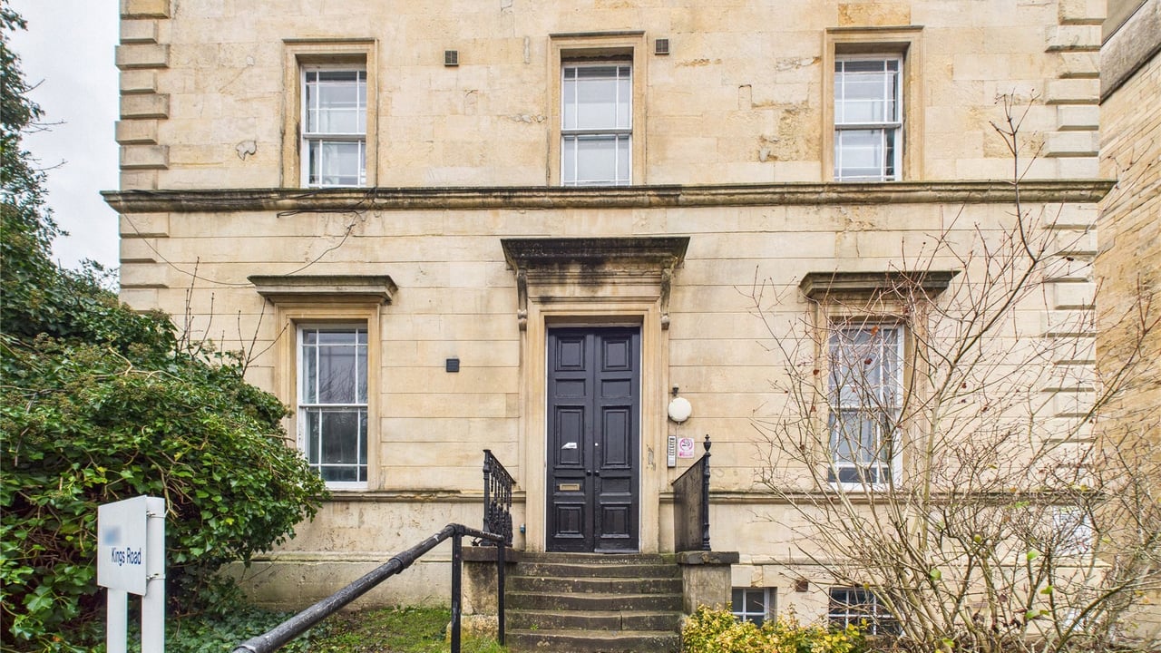 Picture No. 15 - Kings Road, Reading