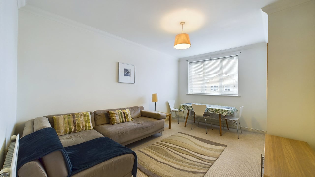 Picture No. 02 - Regents Riverside, Reading