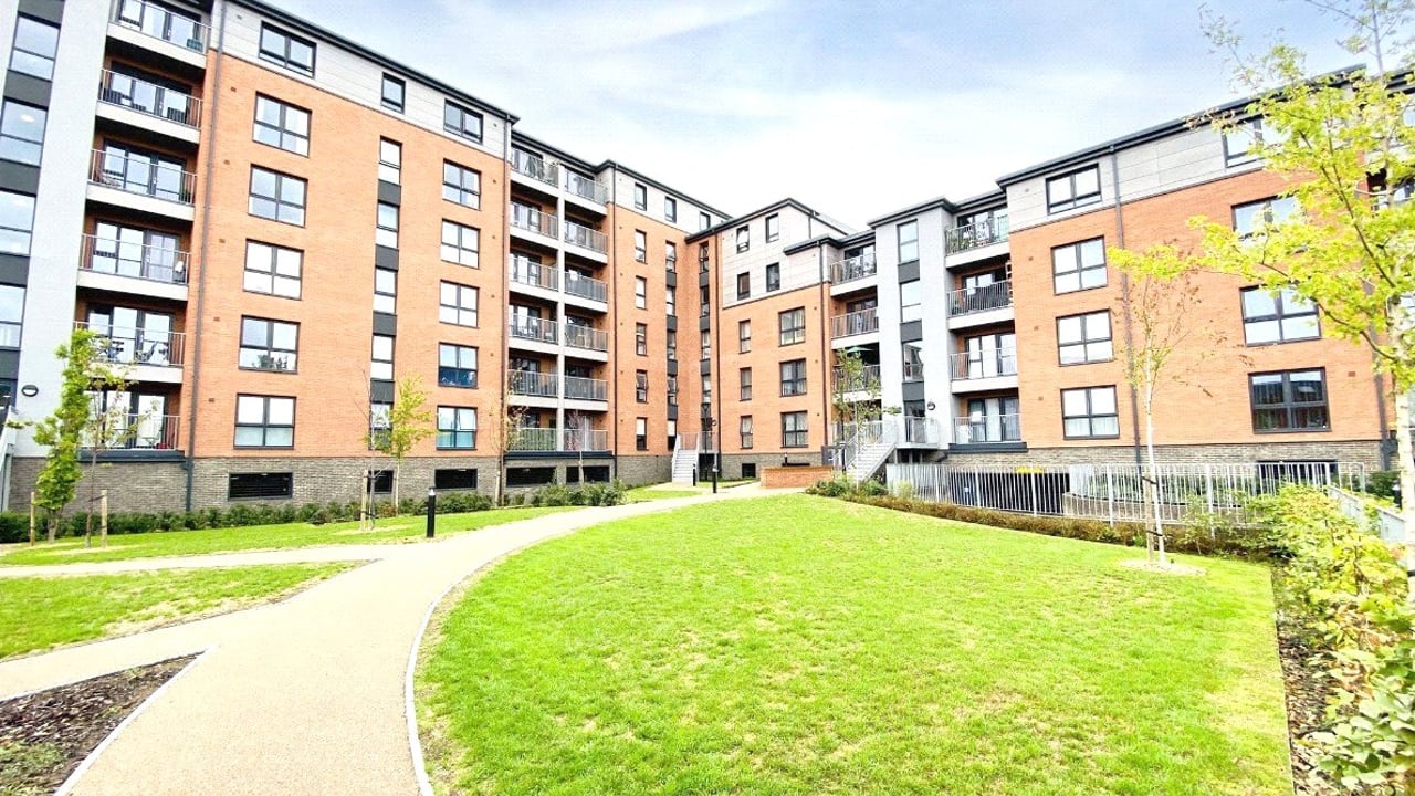 Picture No. 01 - Silver Street, Reading