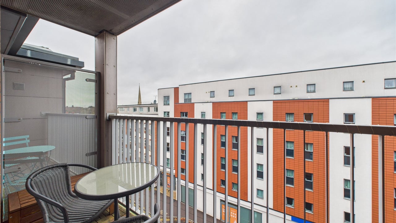 Picture No. 07 - Silver Street, Reading