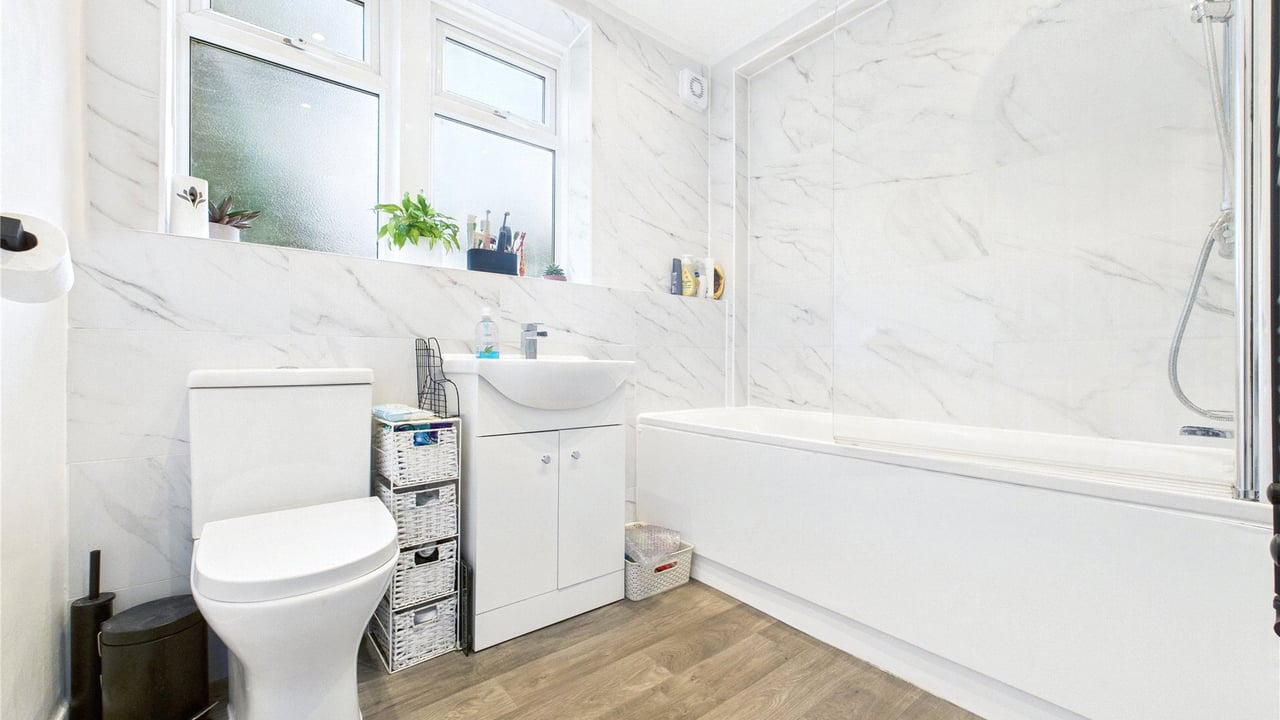 Picture No. 21 - Hawley Lane, Farnborough