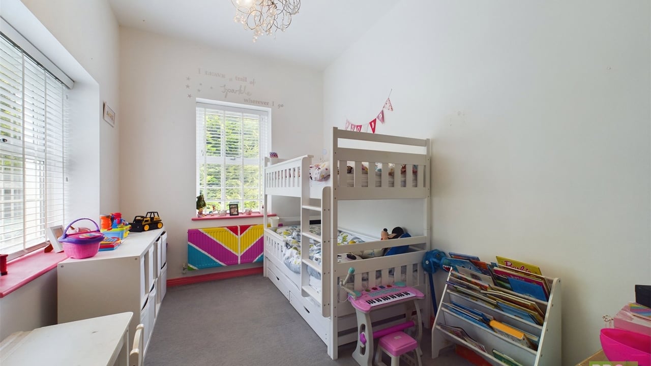 Picture No. 08 - Warfield Chase, Bracknell