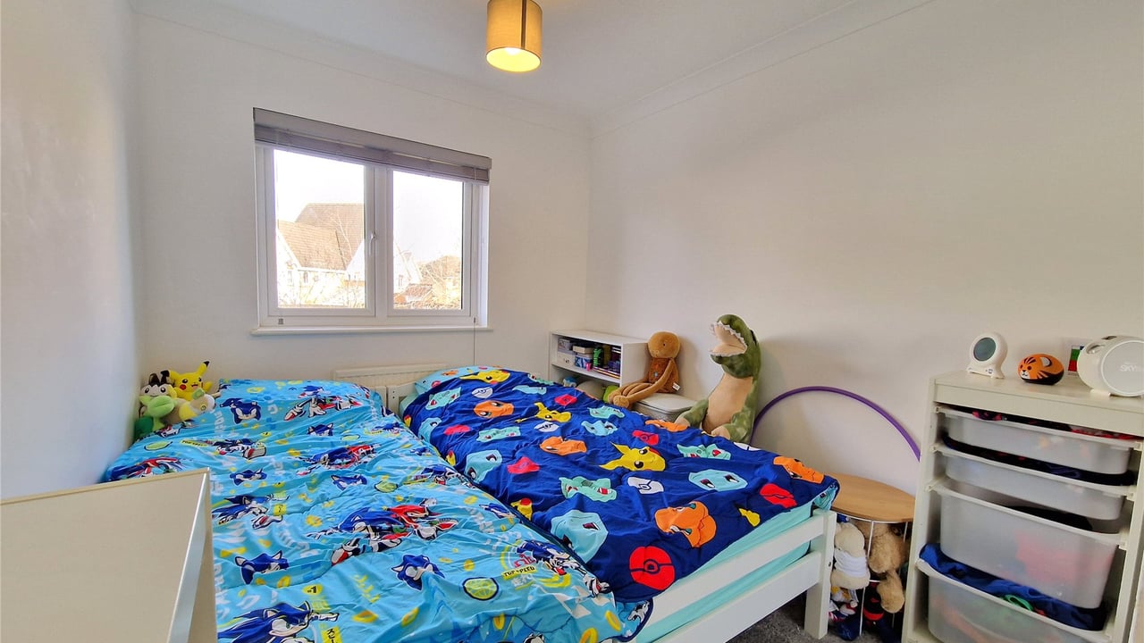 Picture No. 05 - Hartigan Place, Reading