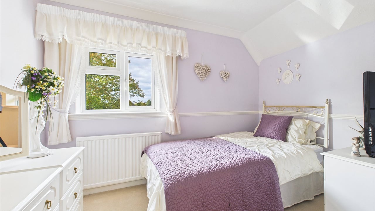 Picture No. 03 - Allnatt Avenue, Wokingham