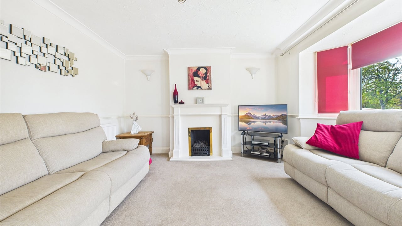 Picture No. 10 - Allnatt Avenue, Wokingham