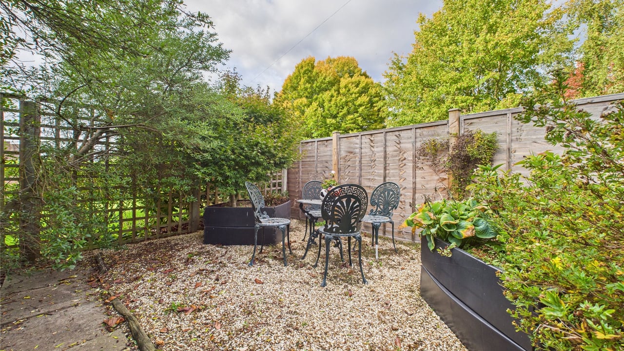 Picture No. 19 - Allnatt Avenue, Wokingham