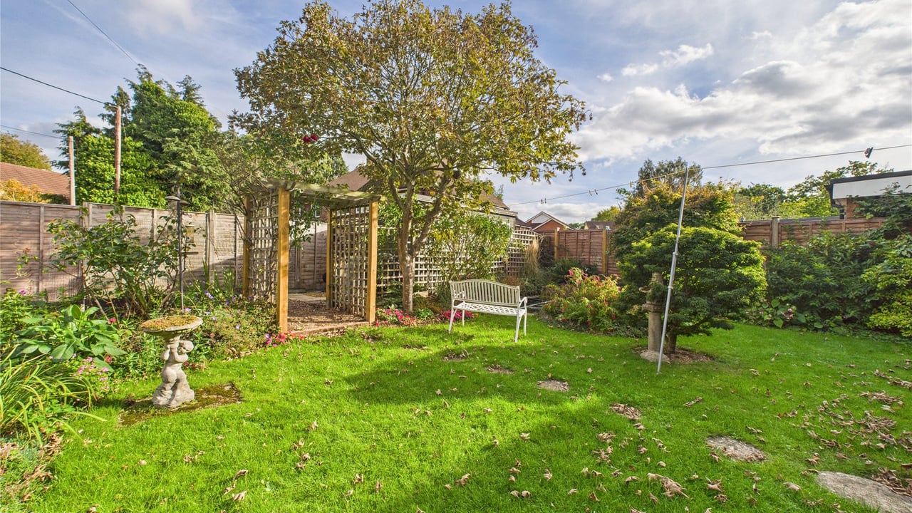 Picture No. 27 - Allnatt Avenue, Wokingham