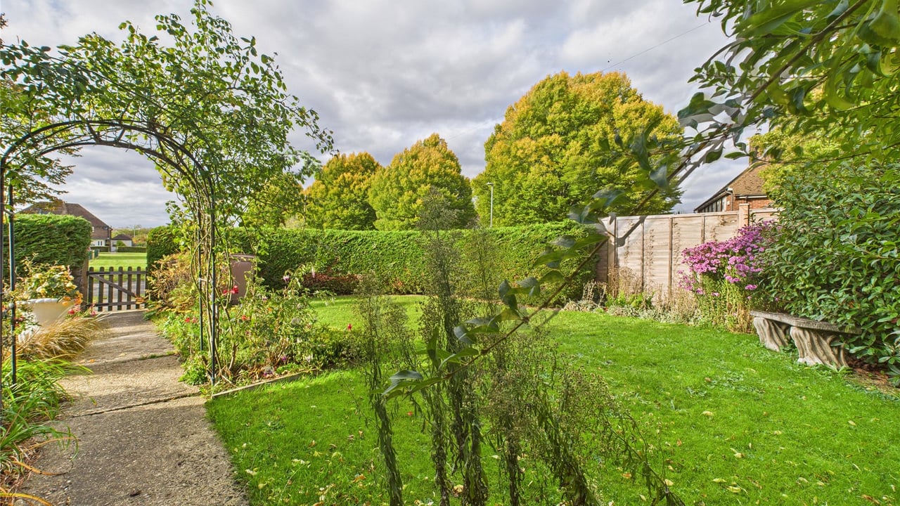 Picture No. 28 - Allnatt Avenue, Wokingham