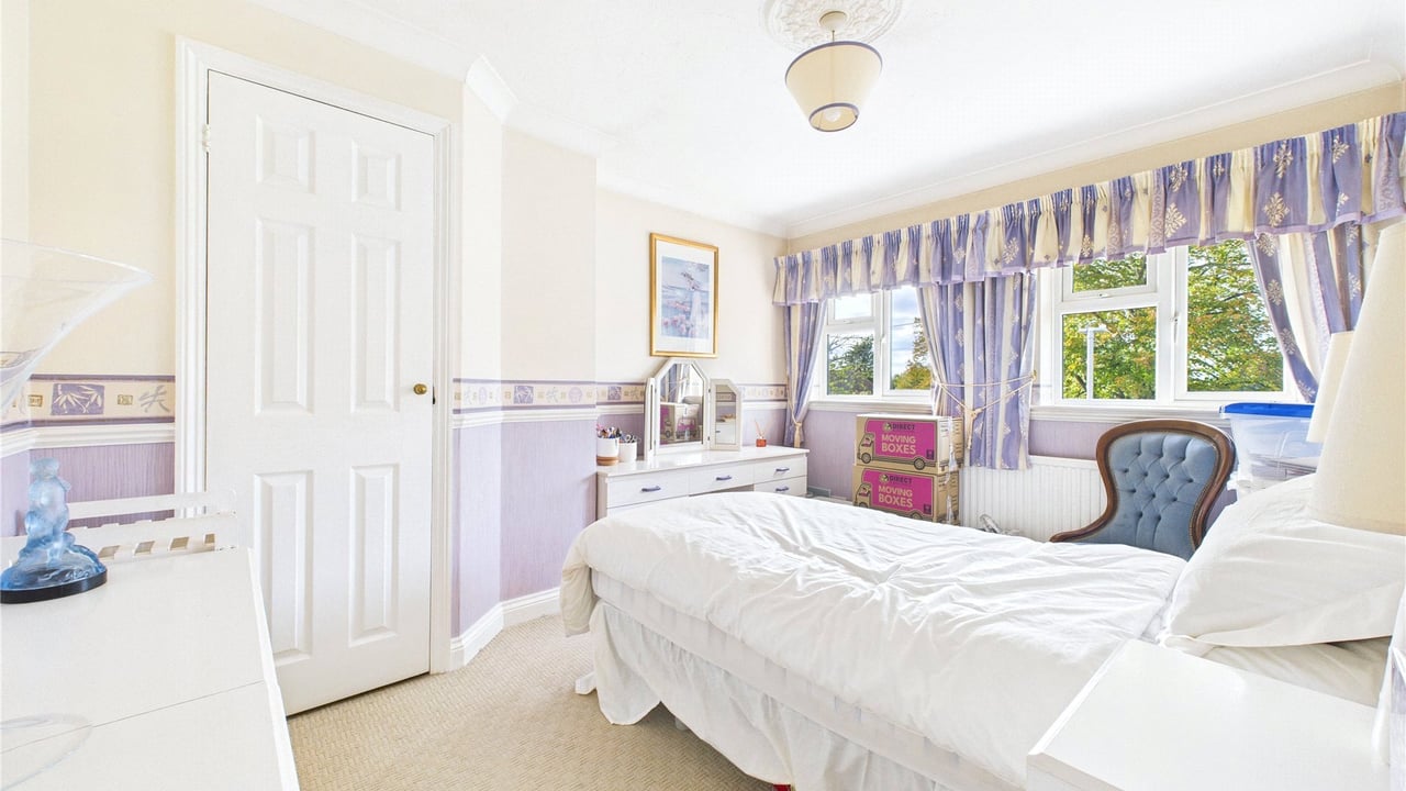 Picture No. 39 - Allnatt Avenue, Wokingham