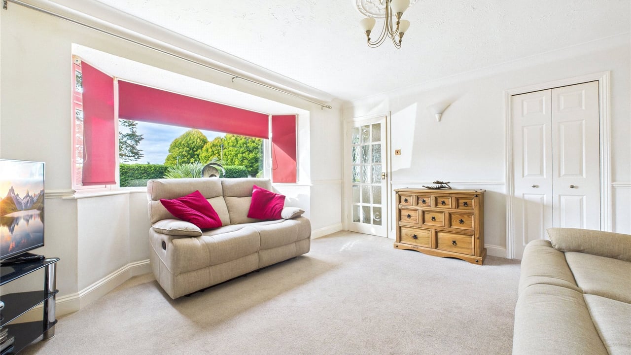 Picture No. 43 - Allnatt Avenue, Wokingham