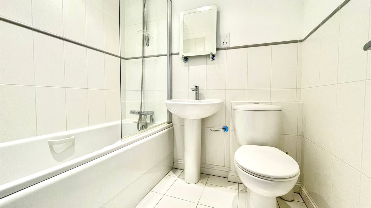 Picture No. 20 - Letts Green, Woodley