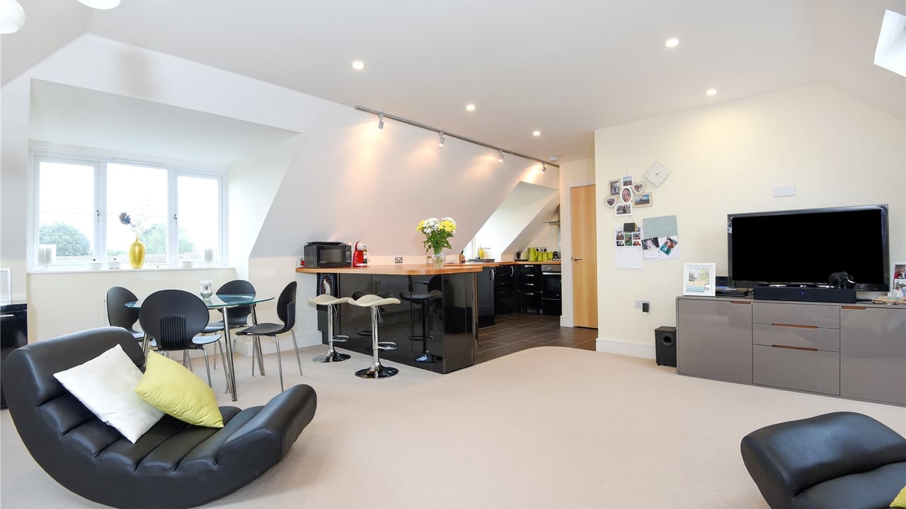 Picture No. 02 - Whitegates, Winnersh