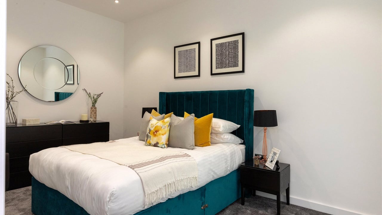 Picture No. 01 - Parkview House, Wokingham