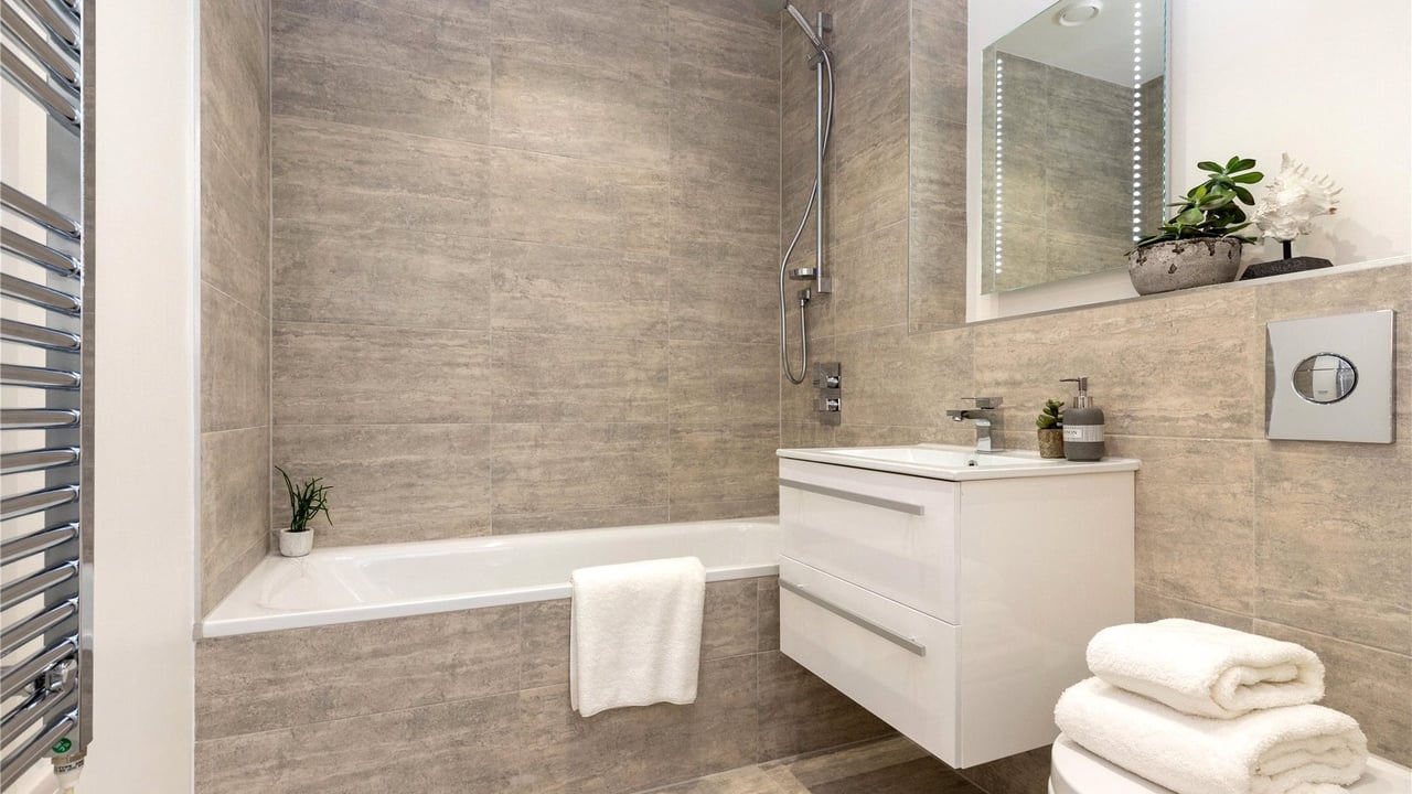 Picture No. 04 - Parkview House, Wokingham