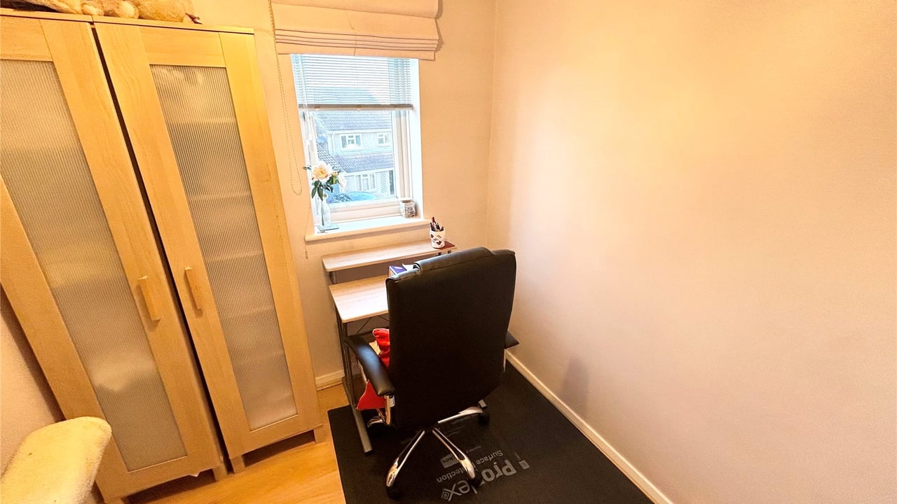 Picture No. 07 - Rook Close, Wokingham