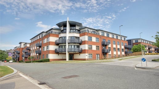 Lincoln Court, Farnborough