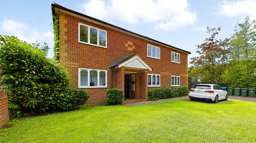Manuka Court