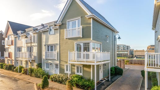 Maine Street, Reading