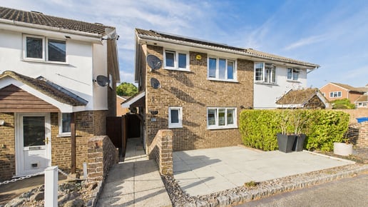 Dovedale Close