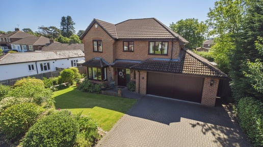 Longmoor Close