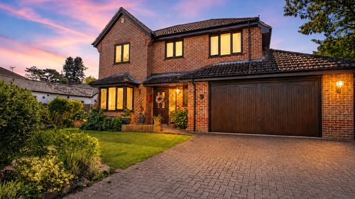 Longmoor Close
