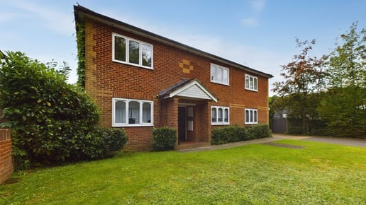 Manuka Court, Sandhurst