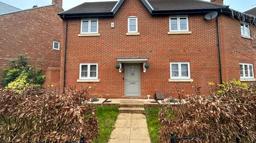 Meadowsweet Lane, Warfield