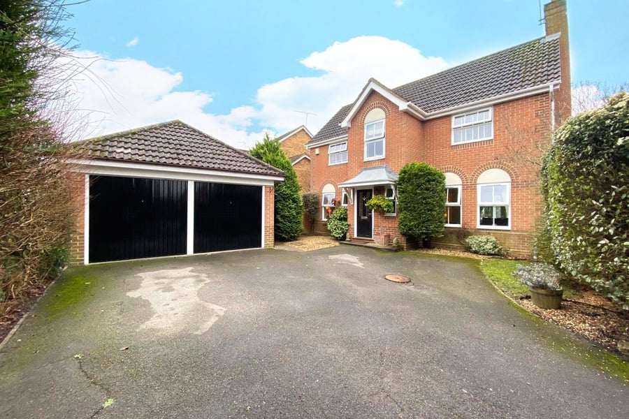 Hallbrooke Gardens, Bracknell