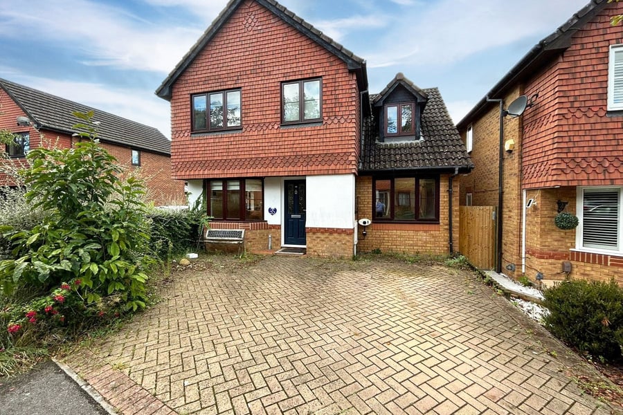 Worcestershire Lea, Bracknell