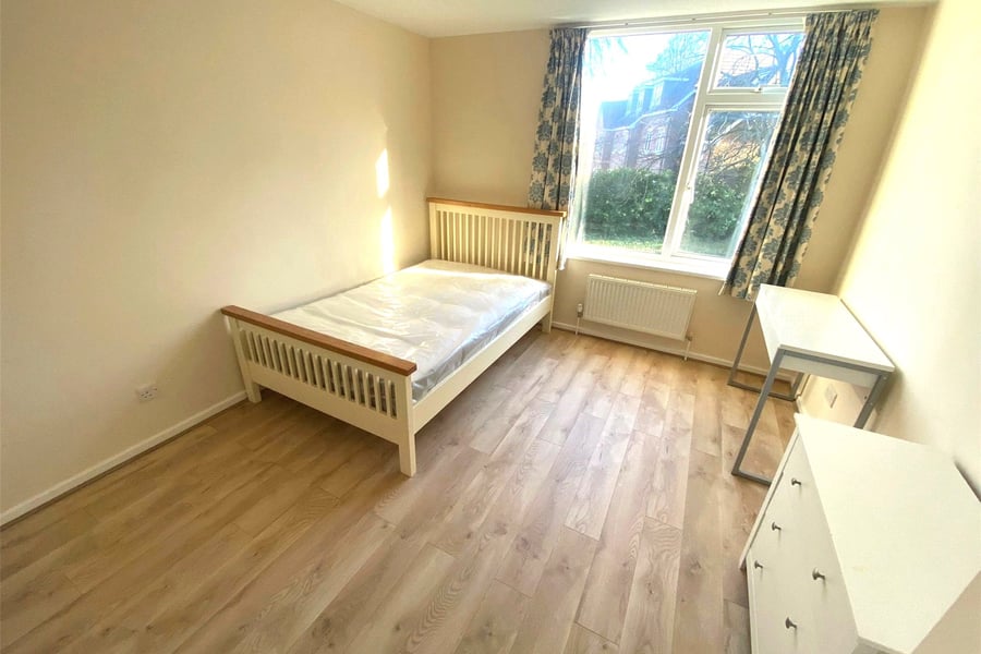 Lauradale, Bracknell