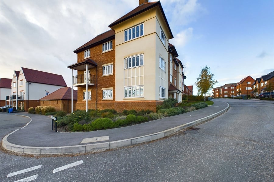 Rosebay Crescent, Warfield