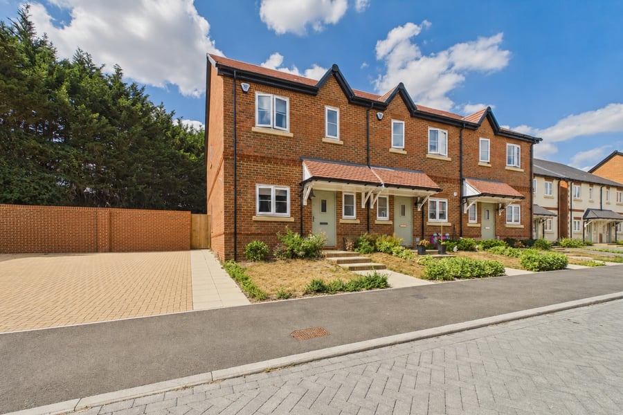 Woodward Lane, Warfield