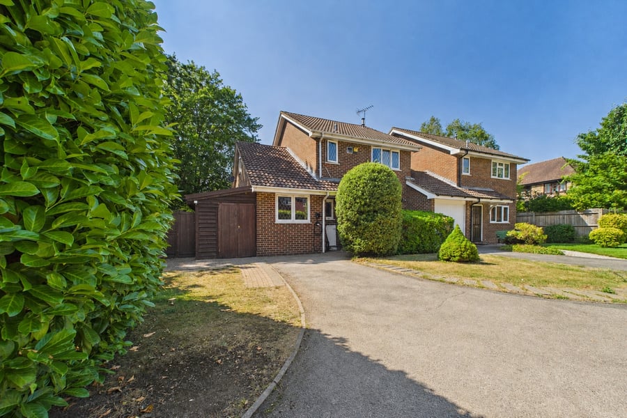 Picket Post Close, Bracknell