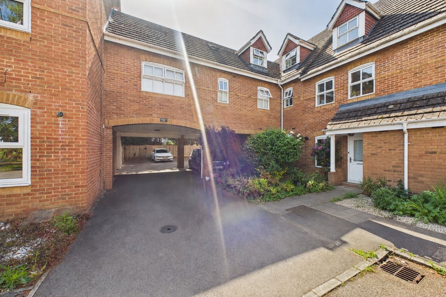 Bevan Gate, Bracknell