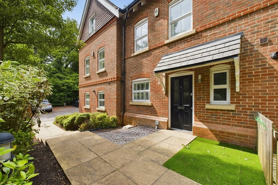 Heathlands Place, Ascot