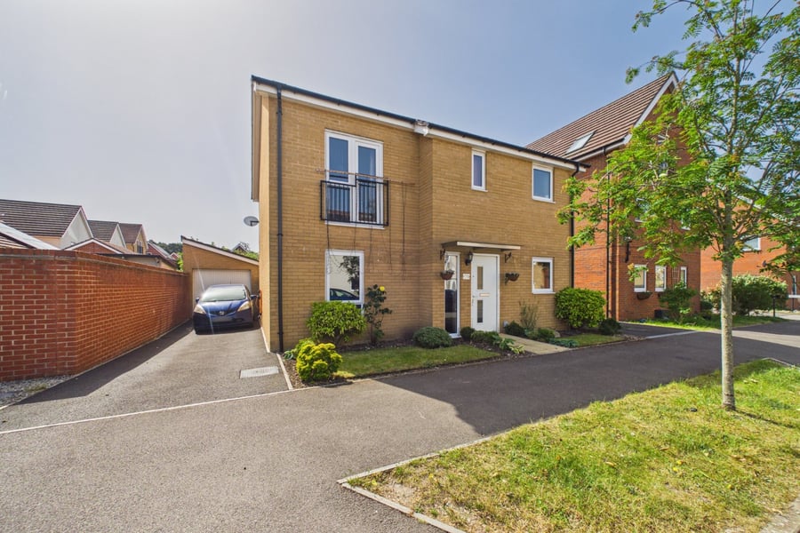 Jaguar Lane, Bracknell