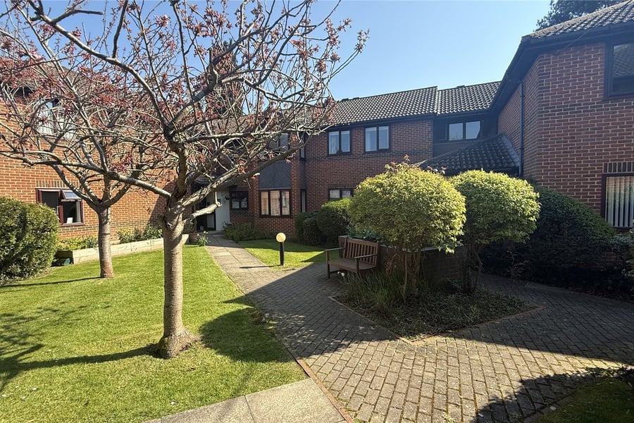 Huntsgreen Court, Bracknell