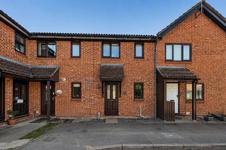 Chisbury Close, Bracknell