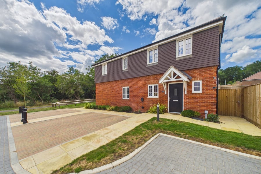 Assheton Croft, Bracknell