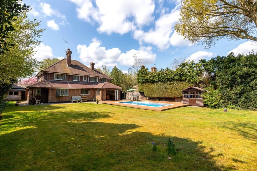 Parkway, Camberley