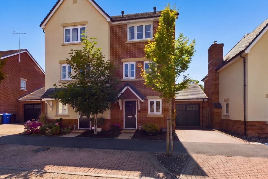 Warbler Road, Farnborough