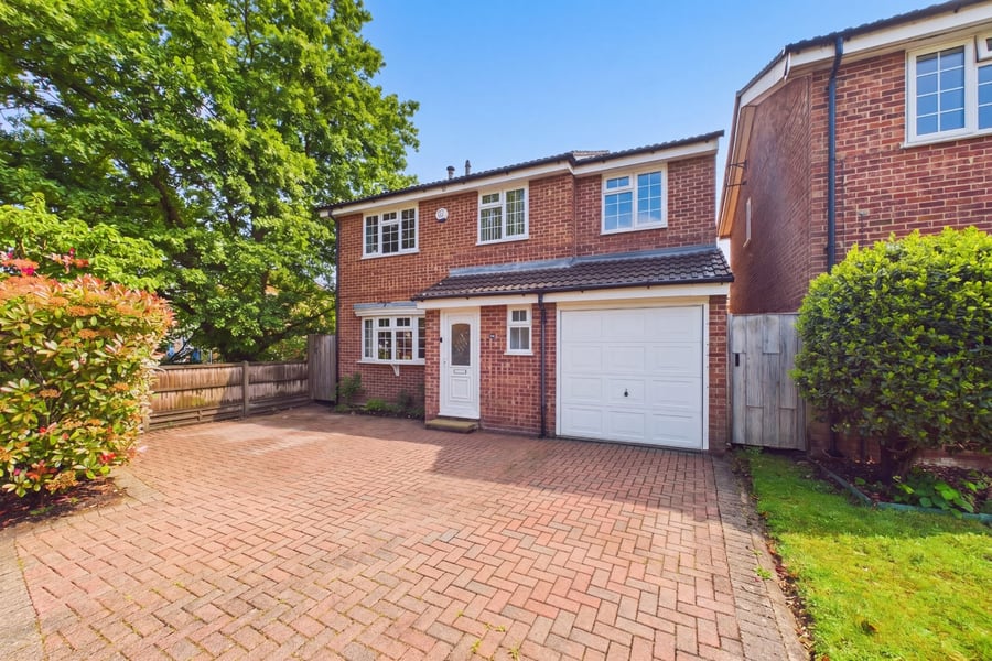 Sandy Lane, Farnborough