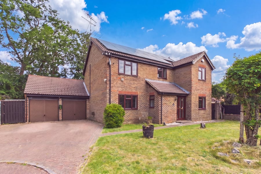 Delville Close, Farnborough